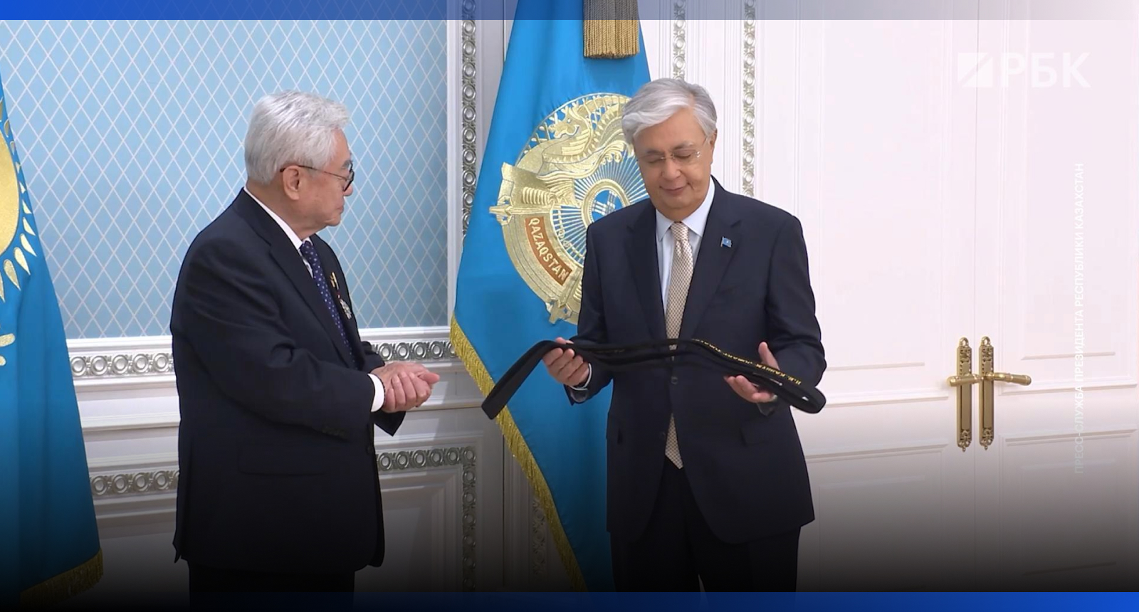 Image for Токаев разбил доску по традициям таэквондо после автографа 
